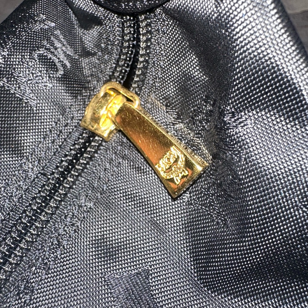 Rare- Mini- MCM Black arm Bag with Gold Accents!! Rare design - Picture 3 of 8
